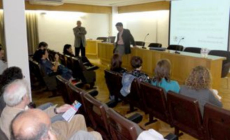 Un momento de la inauguración ayer de las jornadas en el salón de actos del colegio de veterinarios. / El Adelantado