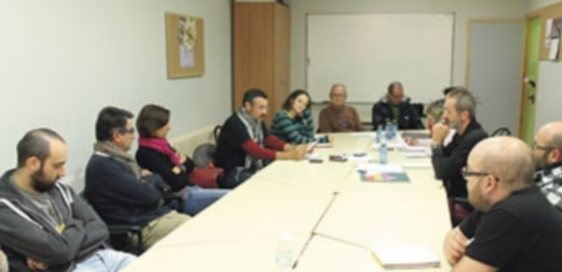 Asistentes a la primera asamblea abierta celebrada por Izquierda Unida. / Chantal Núñez