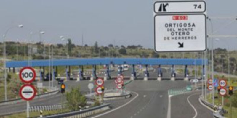 Imagen de archivo de un peaje de Iberpistas en la AP-61. / Juan Martín
