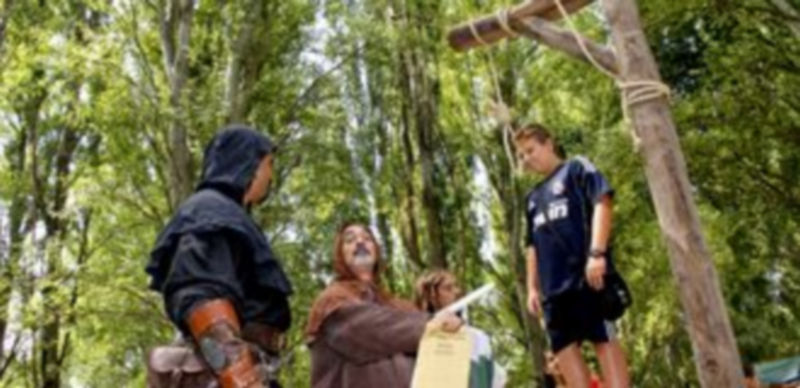 Los espectáculos de animación se fueron sucediendo e hicieron a los visitantes partícipes. / Gabriel Gómez