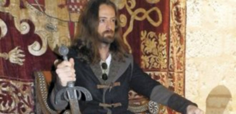 William Miller durante su visita al Castillo de la villa el pasado mes de marzo./ El Adelantado