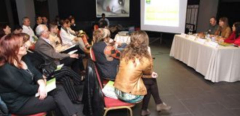 Un momento de la intervención de la directora de Comunicación de Gullón. / Gabriel Gómez