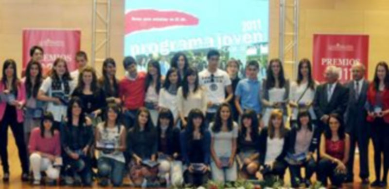 Fotografía de archivo de los jóvenes premiados con diferentes becas en la edición del pasado año 2011. / Alberto Benavente
