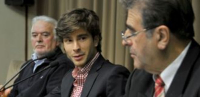 Eduardo Gallo abrió el XXVIII Ciclo Taurino de la peña El Espontáneo. / A. Benavente