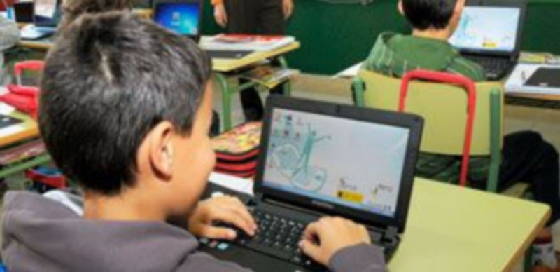 La incorporación de las nuevas tecnologías a las aulas es una realidad en muchos centros segovianos. / Kamarero