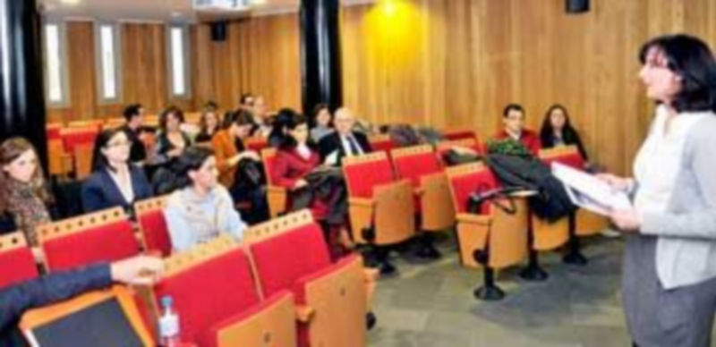 Al encuentro asistieron médicos residentes que llevan a cabo su formación en centros sanitarios de la región. / Kamarero