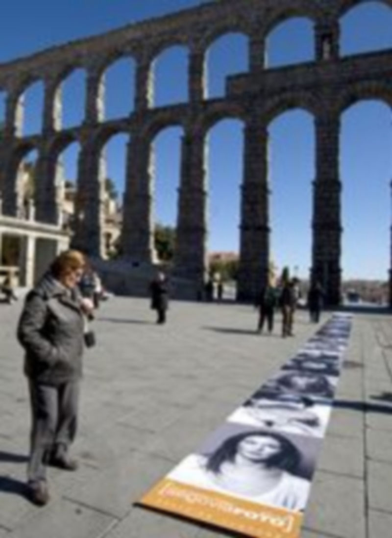 La organización programó una intervención fotográfica para la mañana del domingo en el Azoguejo. / Kamarero