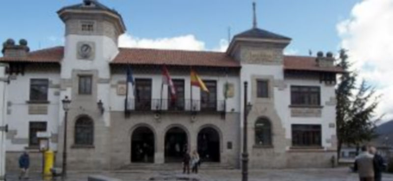 Imagen de archivo de la casa consistorial de El Espinar