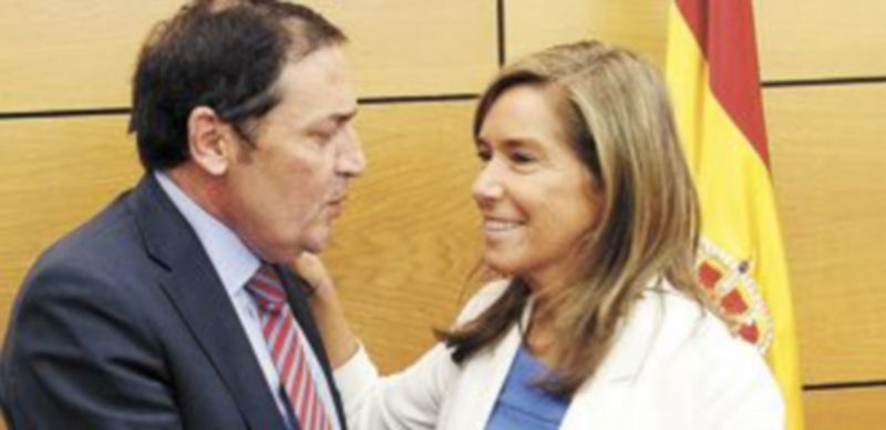 Antonio Sáez Aguado en la última reunión con Ana Mato en Madrid. / ICAL