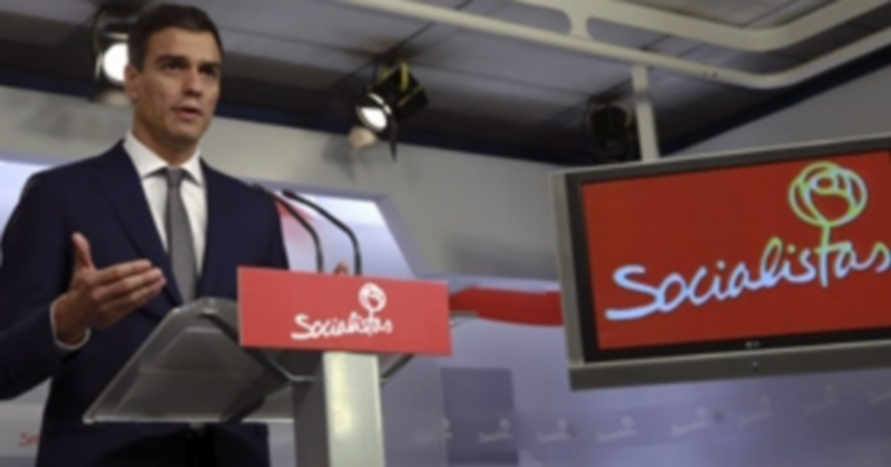 El líder del PSOE durante su intervención tras la reunión de la comisión permanente del partido. / EFE