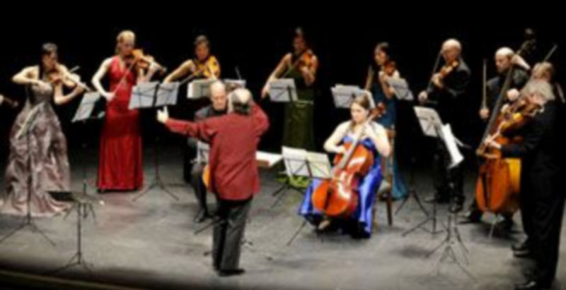 Un momento de la actuación de la orquesta en el Juan Bravo./ Juan Martín