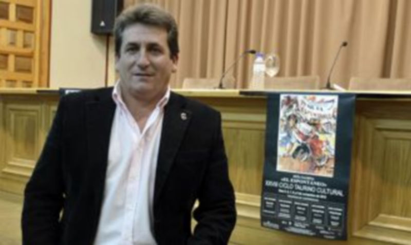 Aragón Cancela intervino en el ciclo de conferencias de la peña taurina./ J.Martín