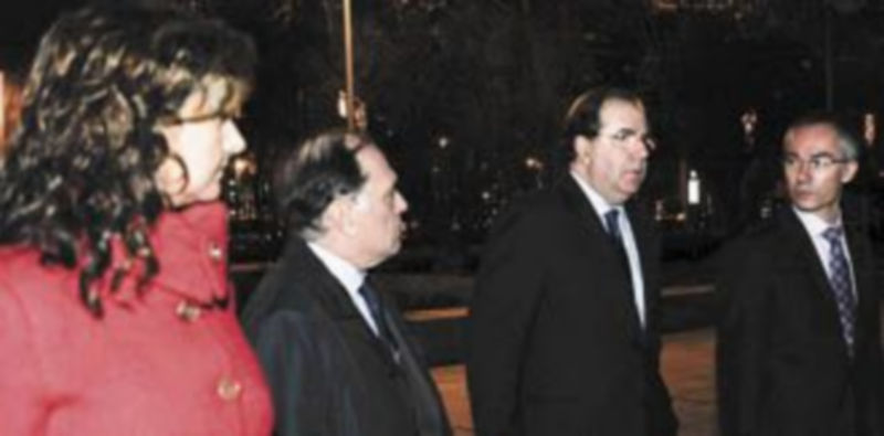 (De i. a.) Begoña Hernández