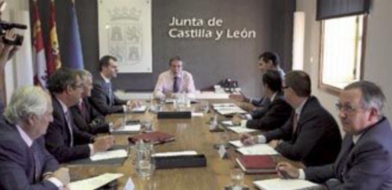 La Junta implica a sus delegados en la nueva reforma administrativa 1 El consejero de la Presidencia