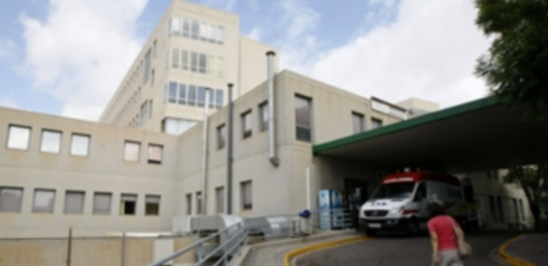 Rampa de acceso al departamento de Urgencias del Hospital Sant Joan de Alicante. / Efe