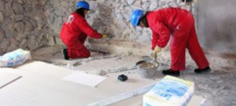 Alumnas del anterior taller de la Comunidad de Villa y Tierra trabajando en Fuentemacanda. / GABRIEL GÓMEZ