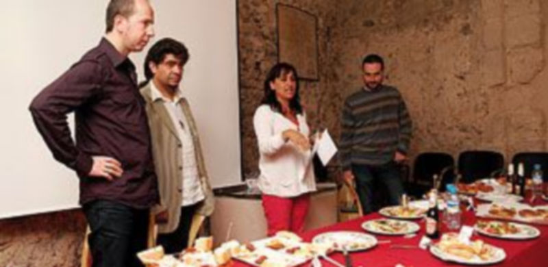 Un jurado integrado por profesionales valorará por segundo año las tapas concursantes. / GABRIEL GÓMEZ