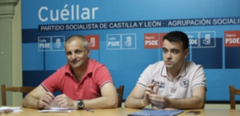 Miembros de la Agrupación Local Socialista en una de sus ruedas de prensa. / Chantal Núñez