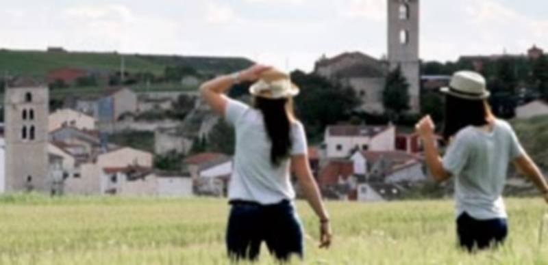 La programación veraniega comienza a llegar a los hogares 1 Foto de portada de la revista de programación veraniega de Cuéllar. / E.A.