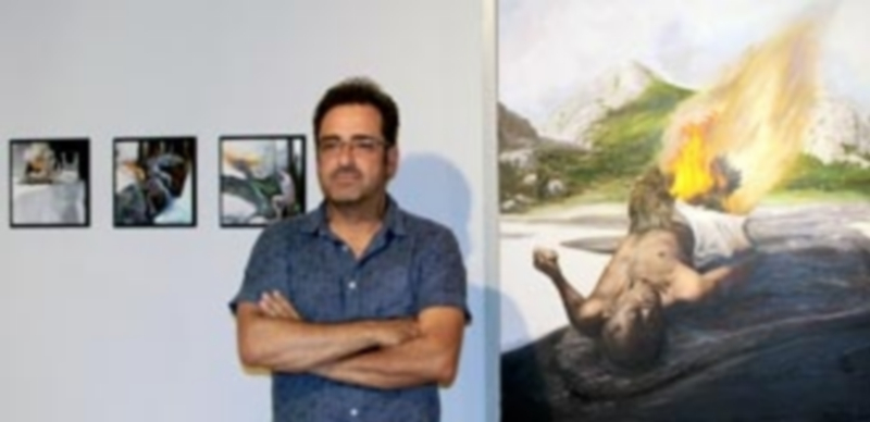 Pedro Cebrián en la exposición de su obra en Tenerías