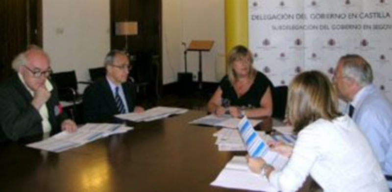 Imagen de la reunión de la comisión mixta que se celebró ayer en la sede de la Subdelegación del Gobierno. / El Adelantado