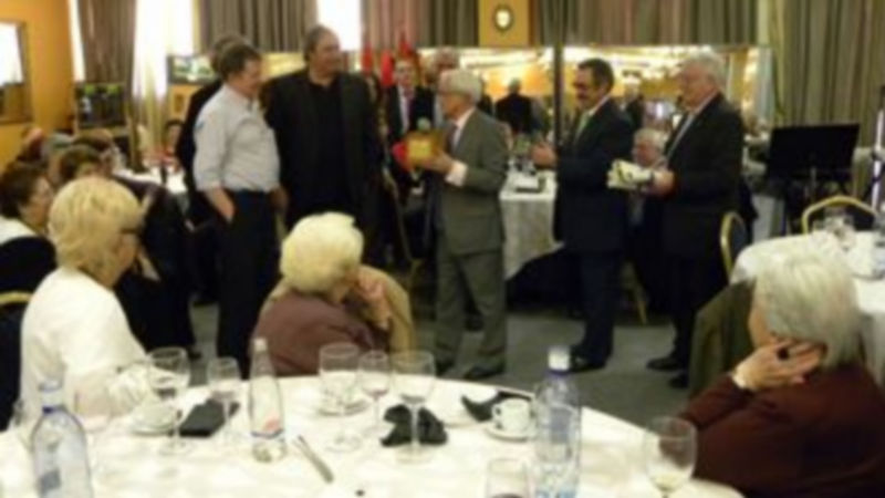 Momento de la comida en el que se hizo entrega del premio a los miembros del Nuevo Mester de Juglaría. / El Adelantado.