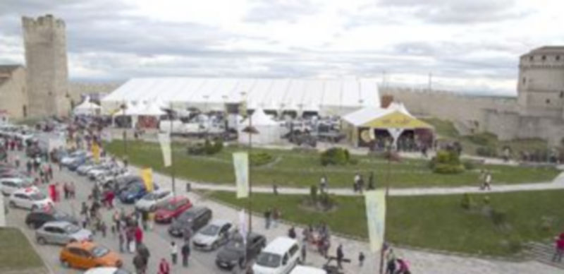 La explanada del ferial junto al Castillo acogerá las carpas y a los expositores exteriores. / Gabriel Gómez.