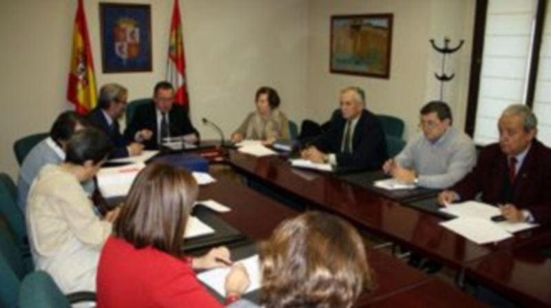 Un momento de la Comisión de Vivienda celebrada ayer en la Delegación Territorial. / El Adelantado.