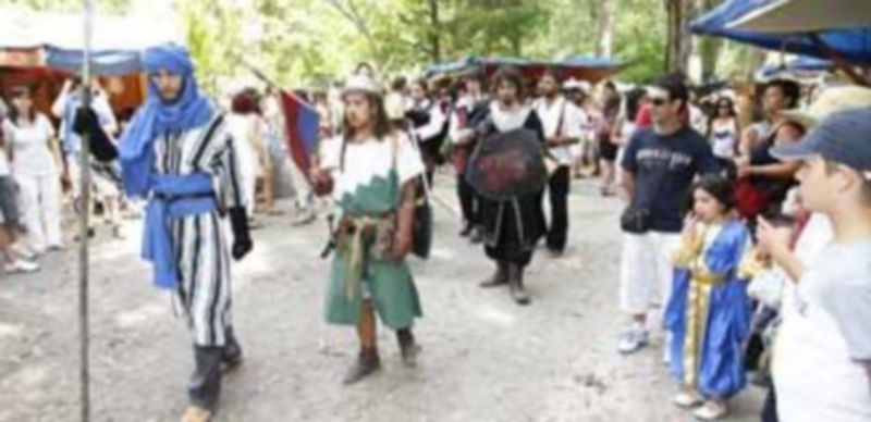 Un total de 91 artesanos se darán cita en la XVII Feria Medieval 1 El Parque de la Huerta del Duque acoge cada año el desarrollo de la Feria Medieval Mudéjar. / Gabriel Gómez