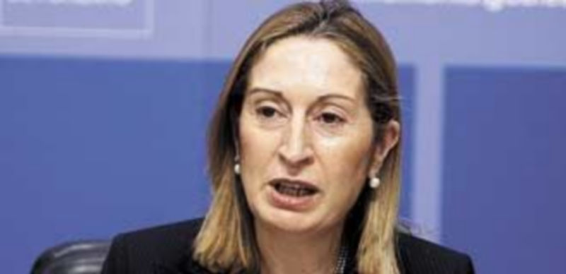 La ministra de Fomento