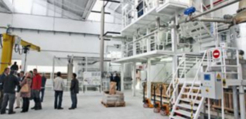 Instalaciones de la empresa Resinas Naturales en el Polígono de Villa y Tierra. / Gabriel Gómez