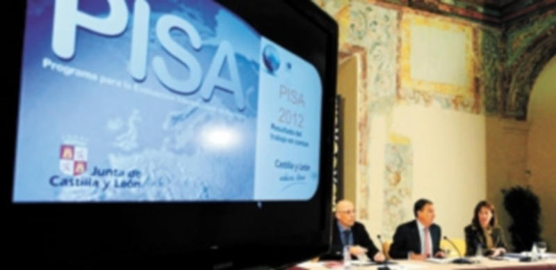 Juan José Mateos explicó los resultados del informe Pisa junto de la directora general de Innovación Educativa