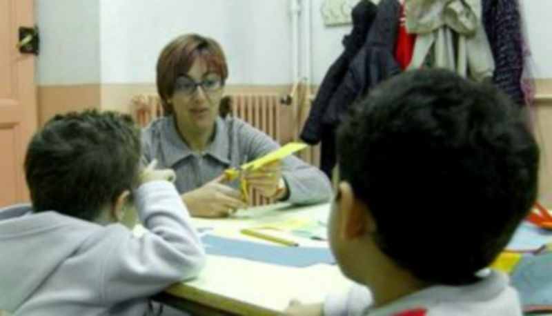 Los niños que acuden a los colegios los días de las vacaciones participan en talleres y sesiones de juego./Juan Martín