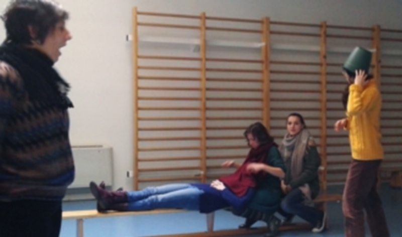 Escena de uno de los ensayos del curso ‘El teatro como recurso educativo’