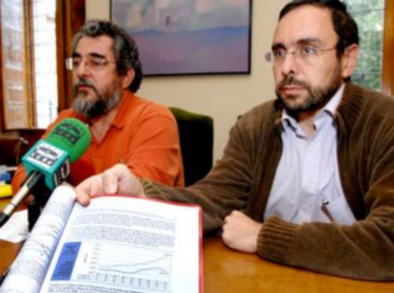 Luid Pérez (izquierda) y el director de Cooperación de la UVA. /A. BENAVENTE