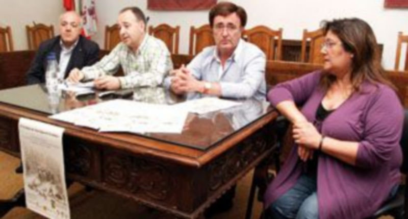 Los responsables municipales durante la presentación de estas jornadas./Gabriel Gómez