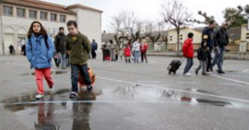 Los alumnos no disponen de un recinto donde recibir educación física en días de lluvia. /Gabriel Gómez