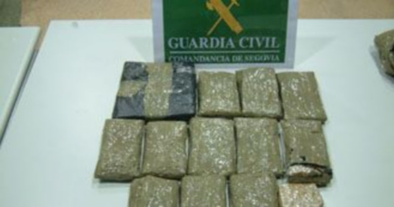 La droga incautada fue envasada en 13  tabletas de cerca de 200 gramos cada una./EA