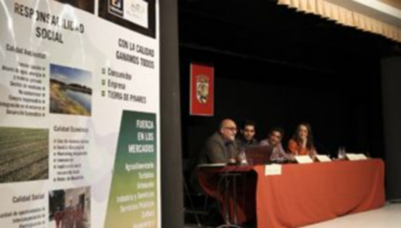 Un momento de la primera de las ponencias de la jornada celebrada en la sala Alfonsa de la Torre. / Gabriel Gómez