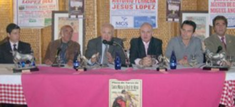 La mesa formada en la segunda jornada del ciclo taurino "Avanto". / El Adelantado