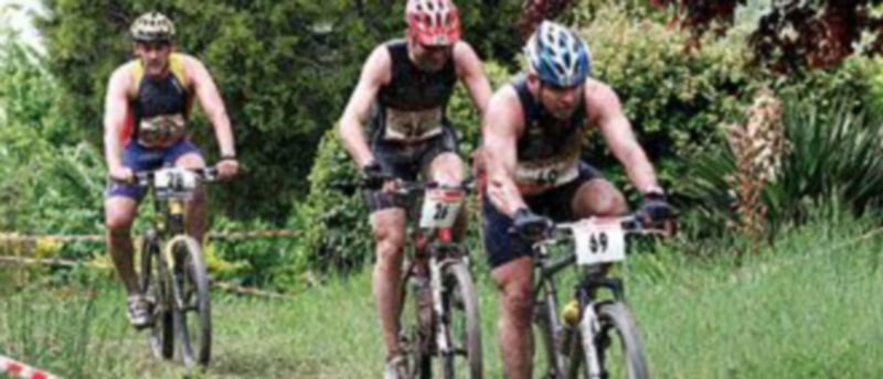 Un momento del desarrollo de una edición anterior del duatlon de la villa. / Gabriel Gómez