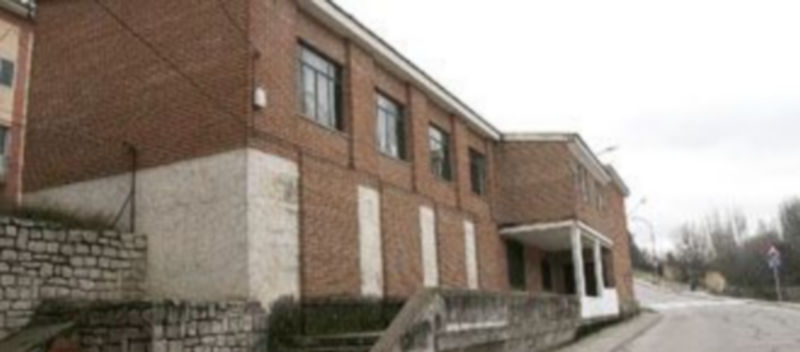 Con la ayuda se renovará la instalación eléctrica del edificio de la antigua Sección Femenina./Gabriel Gómez