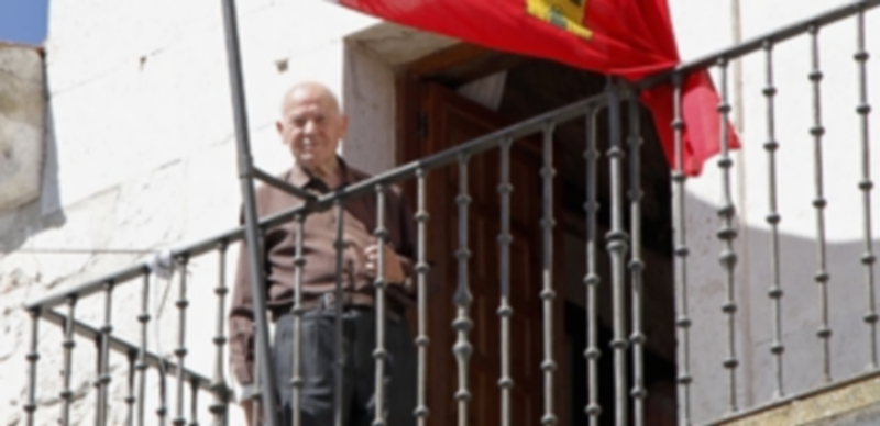 El Padre Balbino Velasco en el balcón del Santuario durante la Romería a la que cada año ponía voz. / Gabriel Gómez