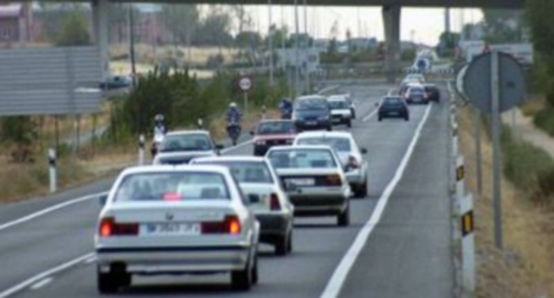 La carretera CL-601 se encuentra entre las vías autonómicas que soportan más tráfico rodado. / Juan Martín