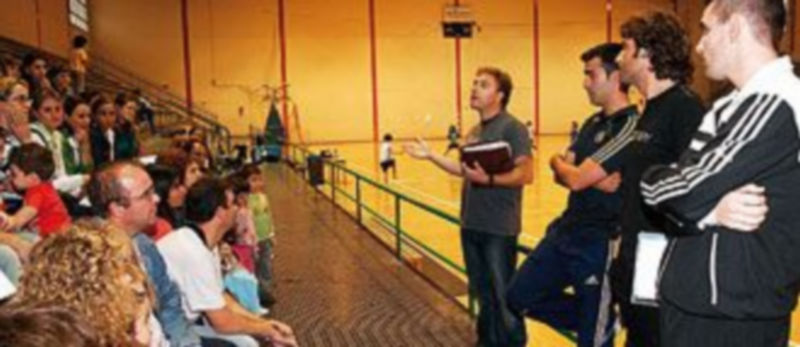 Un momento de la reunión informativa mantenida con miembros de las dos Fundaciones. / GABRIEL GÓMEZ