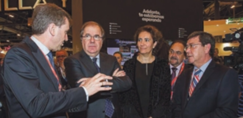 La Junta finaliza en Fitur con un 40 % más de contactos comerciales 1 El presidente de la Junta de Castilla y León