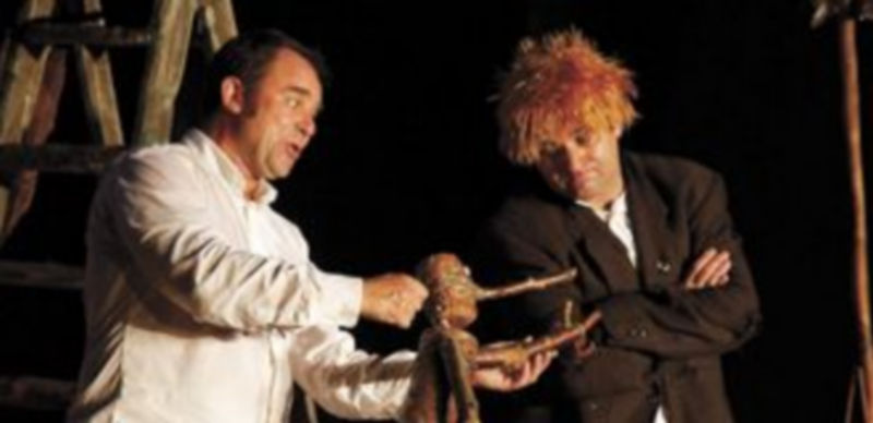 Ultramarinos de Lucas puso en escena una bonita versión de “Pinocho” en la Sacristía de San Francisco. / Gabriel Gómez