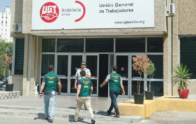 Agentes de la Unidad Central Operativa (UCO) de la Guardia Civil registraron las sedes de IFES en Madrid y Sevilla. / EFE