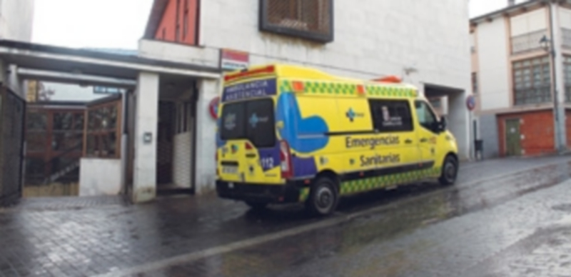 El PSOE afirma que actualmente el centro de salud de Cuéllar se encuentra saturado y las citas de Atención Primaria tienen un retraso de 15 días./ C.N.