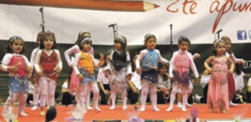 La danza y la música protagonizaron todo el certamen que fue conducido por el sacerdote Emilio Calvo y jóvenes miembros de la parroquia. / Chantal Núñez